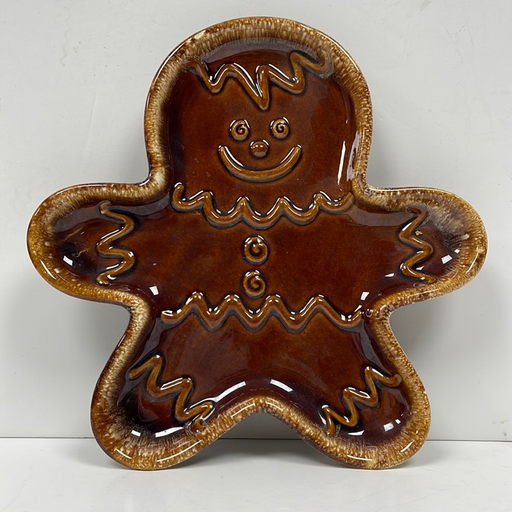 Hull Pottery Gingerbread Man Cookie Plate.